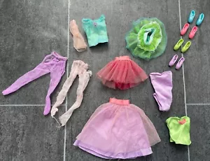 Barbie The 12 Dancing Princesses 12 Dancing Princess Fashion Clothes 2006 - Picture 1 of 15