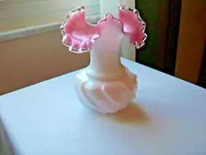 FENTON PEACH CREST VASE 6 1/2" # 6058 PINK 1955 - 1962 WAVE CREST - Picture 1 of 10