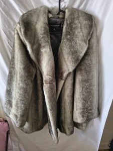1 Madison Pelzmantel. 100% Modacryl Größe L Luxe Look | Cozy Feel - Bild 1 von 6