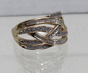Anello a fascia in oro giallo 10 kt multifila attorcigliata taglio tondo diamanti misura 9,5 - Foto 1 di 10