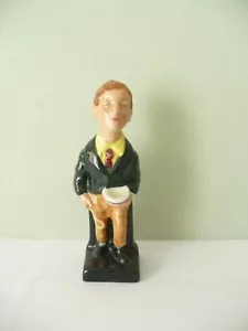 ROYAL DOULTON DICKENS OLIVER TWIST FIGURINE - Picture 1 of 5