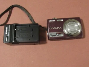 Nikon COOLPIX S220 10.0MP Digital Camera - Plum w/ Battery & Charger TestedWorks - Picture 1 of 5