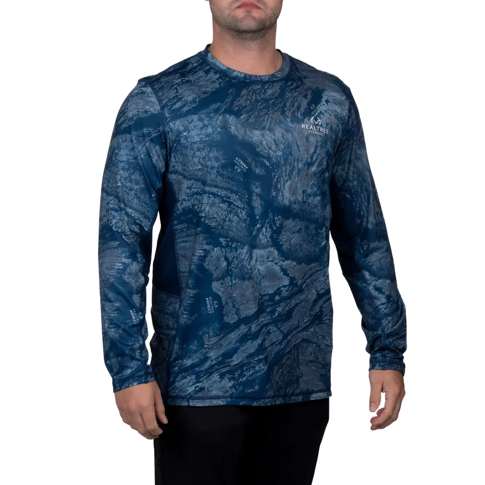 Realtree Long Sleeve Shirt Reversible ,UPF 30 , Scent Control, Size Small - Image 1 of 3
