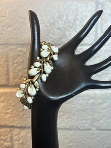 Vintage CROWN TRIFARI Pebble Beach Rhinestone Bracelet 7” Costume Jewelry 7” - Picture 1 of 24