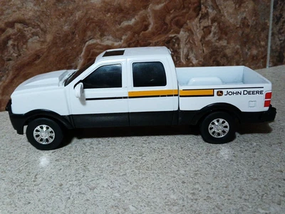 Ertl John Deere White Pickup Truck  8”L  1:24 - Image 1 of 4