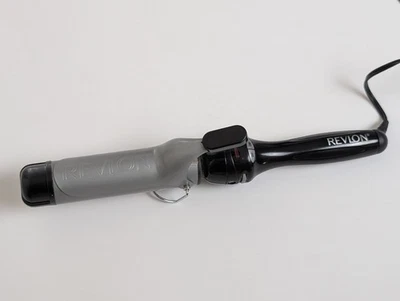 REVLON CURLING IRON BIG 1.5" Barrel Professional Perfect Heat Styling 80W RV050 - Image 1 of 4