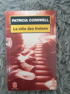 LA VILLE DES FRELONS - PATRICIA CORNWELL LIVRE DE POCHE ACTION AVENTURE ROMAN - Photo 1/2