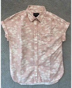 Top floral geométrico manga corta con puños abotonados Pendleton talla pequeña - Imagen 1 de 3