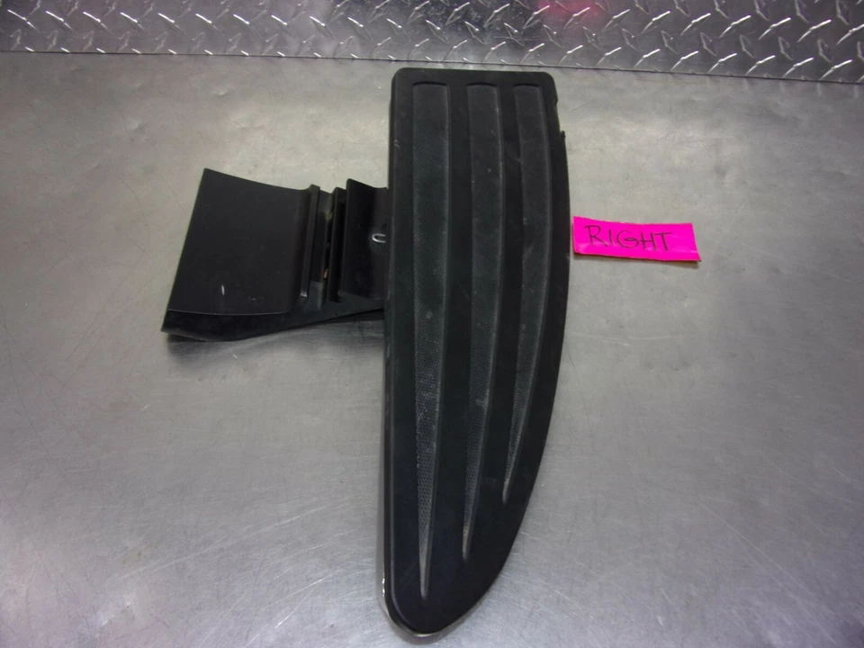 637 A VICTORY VISION TOURING 2010 OEM ESTRIBA DELANTERA DERECHA  Foto 1 de 4