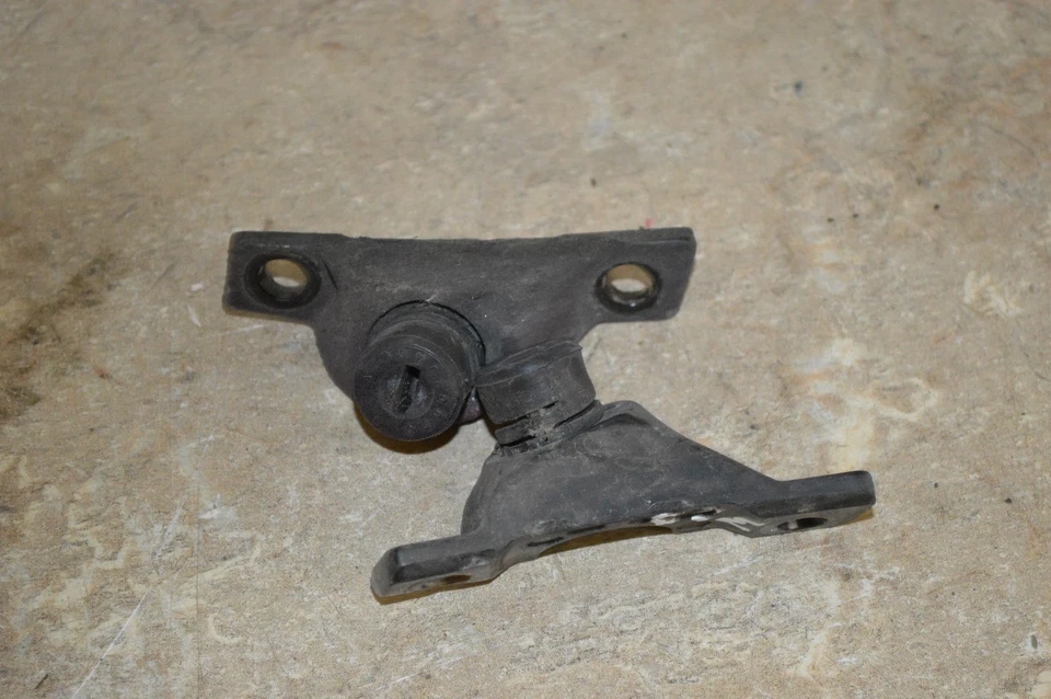 98-03 MERCEDES BENZ ML320 ML430 REAR GATE BUMPER STOPPERS PAIR - Image 1 of 1