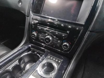 INTERRUPTORES DE CALEFACCIÓN JAGUAR XJ MK8 (X351) 2009 en V8 SUPER 4 PUERTAS BERLINA Panel de control Foto 1 de 4