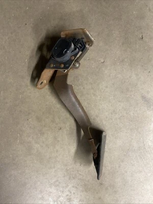 03-04 Chevy 2500HD 3500 LB7 Duramax Gas Accelerator Pedal APP Sensor GMC Sierra - Image 1 of 4