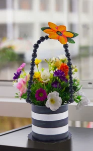 Round Top Collection Black & White Basket with flower magnet NWT - Picture 1 of 3