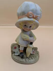 Vintage Kelvin Holly Hobbie wie Mädchen gelbes Kleid & Regenschirm Figur - Bild 1 von 5