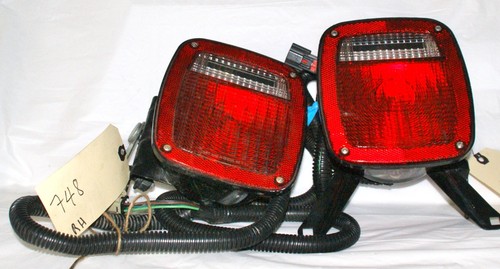 Universal GM Truck 85523128/85523133 Tail Lights Set w/Bracket/Harness ...