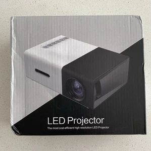 LED PROJECTOR support resolution 1920*1080 Pixels Projects 24"-60" - Foto 1 di 12