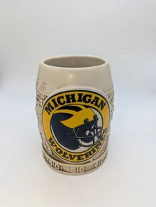 Taza Beer Stein escena juego fútbol americano Wolverines de la Universidad de Michigan - Imagen 1 de 11