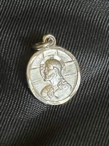 Small Sterling Sacred Heart of Jesus Medal Double Sided Jesus & Madonna .5" Wide - Picture 1 of 9