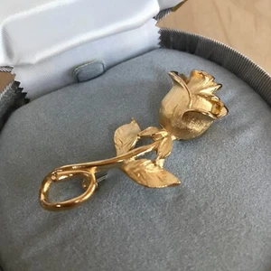 Broche broche rosa vintage tono dorado diseño brote y vástago en estuche 5,5 cm de largo - Imagen 1 de 11