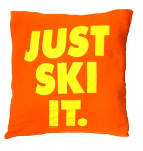 JUST SKI IT T-Shirt Kissenbezug Handarbeit 16 x 16 Zoll orange gelb Grafik - Bild 1 von 3