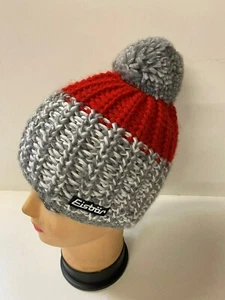 Eisbär Focus Pompon Mütze rot Bommelmütze Herren Damen Skimütze Wollmütze - Picture 1 of 2