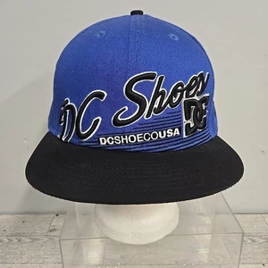 DC Shoes Script New Era 9Fifty Mütze Baseballkappe schwarz & blau verstellbar Druckknopflasche - Bild 1 von 13