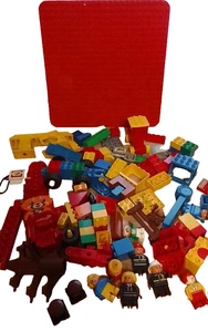 LEGO DUPLO KONVOLUT  CA 1,5  KG  - RESTE  EINZELTEILE Tiere, Menschen, Fahrzeuge - Bild 1 von 12