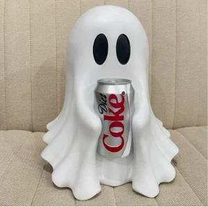 Nueva Estatuilla Fantasma COCA-COLA Sosteniendo Dieta Coca-Cola Lata Halloween Sin Bebidas Disponibles - Imagen 1 de 6