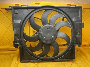 2015 - 2018 BMW 320I OEM FAN WITH SHROUD RADIATOR PANEL ELECTRIC COOLING MOTOR - Picture 1 of 12