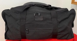 TUMI DUFFLE BAG - Picture 1 of 13