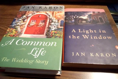 Lot of 2 Jan Karon A LIGHT IN THE WINDOW & A COMMON LIFE - Fast Free Ship - Imagem 1 de 2