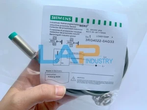 1PCS NEW FOR Siemens Proximity switch Sensor 3RG4022-0AG33 - Picture 1 of 6