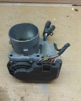 Válvula de carrocería del acelerador Kia Forte Soul 2014 2015 2016 1,8 L 35100-2E400 original OEM Foto 1 de 4