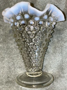 Vintage Fenton Moonstone Hobnail White Opalescent Vase Ruffled Edge Clear - Picture 1 of 9