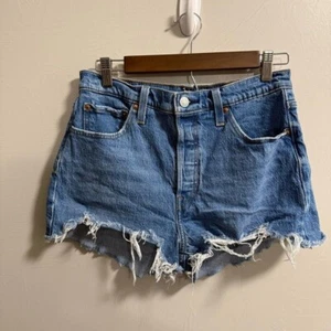 Pantaloncini jeans denim Levis 501 bottoni taglio mosca vita alta lavaggio medio 29 - Foto 1 di 4