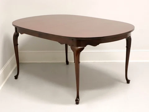 HICKORY CHAIR Mahogany Queen Anne Oval Dining Table Cover