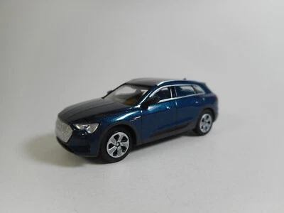 Audi E-Tron 2020 modelo acabado azul oscuro Minichamps 1:87 Foto 1 de 4
