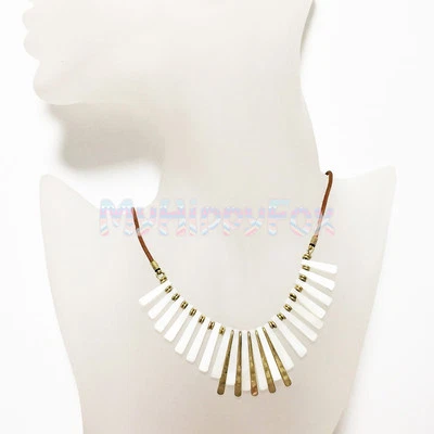 Collar de cuero con cuello de paleta de madreperla tono dorado Lucky Brand Foto 1 de 4