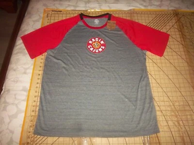 MENS XLARGE THREADS 91 GRAY/RED NCAA AGIN CAJUNS ATHLETIC CREWNECK SHIRT - NWT - Image 1 of 3
