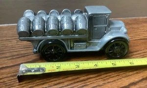 Banthrico 1974 Chicago - 1928 Banco de monedas de metal Camión de reparto de cerveza con barriles de cerveza - Imagen 1 de 9