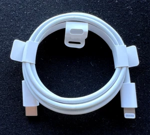 Apple USB-C to Lightning 1M / 3.3ft Data & Charging Cable - Never Used - Picture 1 of 3