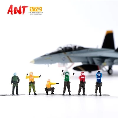 1/72 US aircraft carrier ground crew set with 6 miniature model scene props - Image 1 of 4