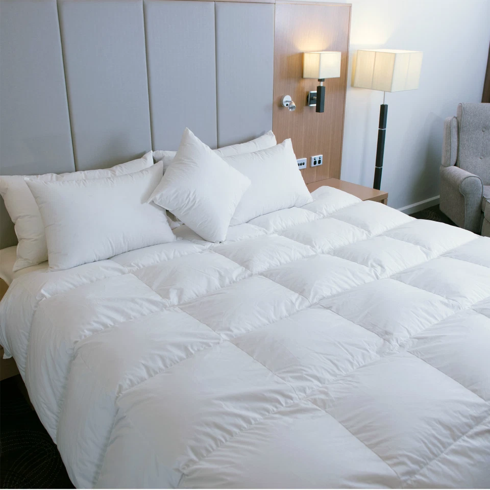 Dyne Queen 95 Polish Goose Down Squared Quilt - 8 Blanket - Made in Australia