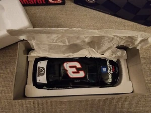 Action 1/24 Dale Earnhardt GM Goodwrench Service Plus 1999 Monte Carlo 25th Bank - Picture 1 of 6
