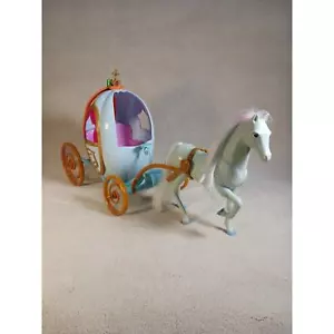 Disney Principessa Cenerentola Zucca Doch Carrozza con Cavallo Bianco Set Gioco Sognante - Foto 1 di 7