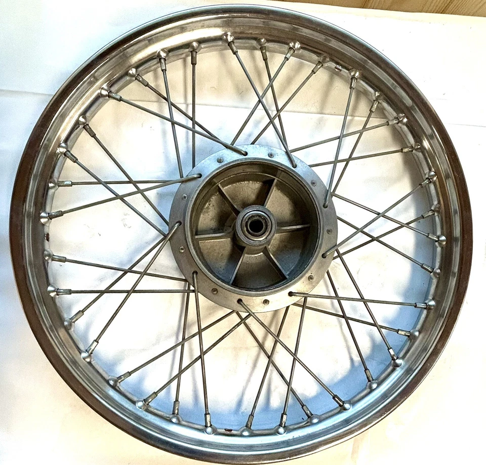 Передний обод колеса 1976 Harley-Davidson SS125 | OEM Aermacchi обод со спицами 18 дюймов - Изображение 1 из 4