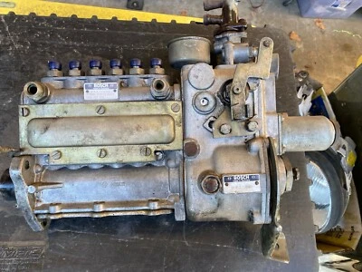 Bomba de inyección de combustible Mercedes Benz R 22 Y, 280 SE/L 8, 280 SL/8 versión EE. UU.  Foto 1 de 4