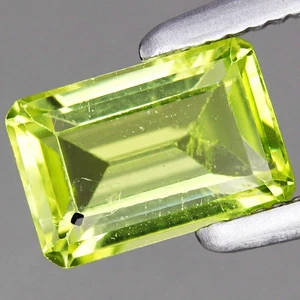 0.61ct 6.1x4.1mm Octagon Natural UNTREATED Green Peridot Gemstone, Myanmar - Picture 1 of 4