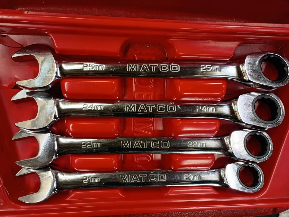 Juego de 4 llaves métricas Matco Tools 72 LLAVES DE TRINQUETE COMBINADAS DE DIENTES Foto 1 de 3