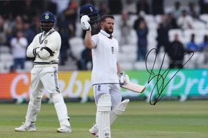 Cricket - Ben Duckett - Hand Signed 12x8 Inch Photograph - England - COA - Picture 1 of 1